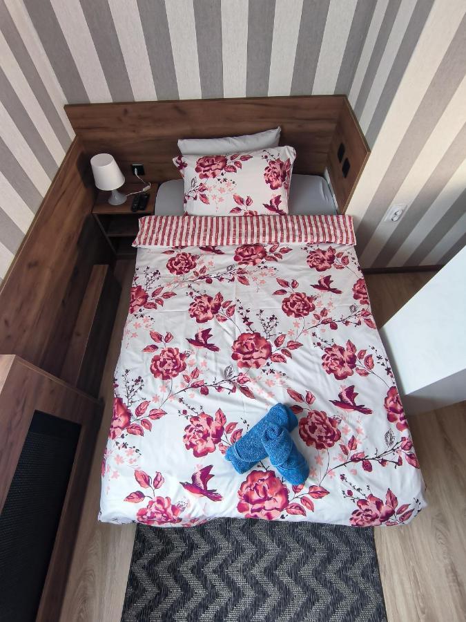 Studio Apartments Maksimovic Ni Exteriör bild