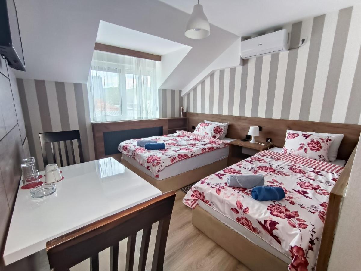 Studio Apartments Maksimovic Ni Exteriör bild