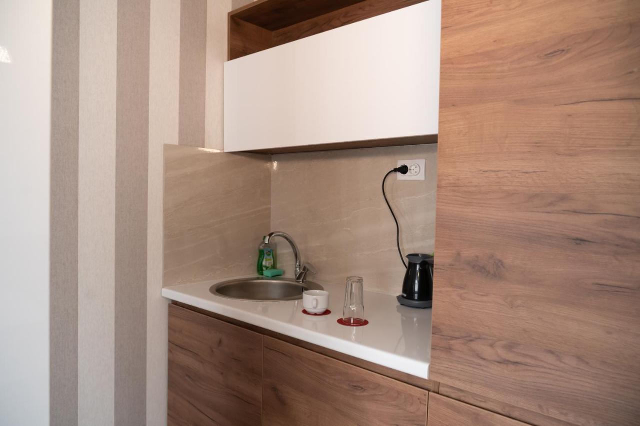 Studio Apartments Maksimovic Ni Exteriör bild