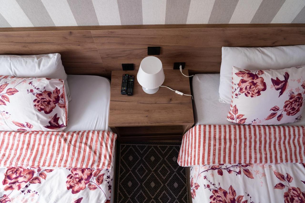 Studio Apartments Maksimovic Ni Exteriör bild