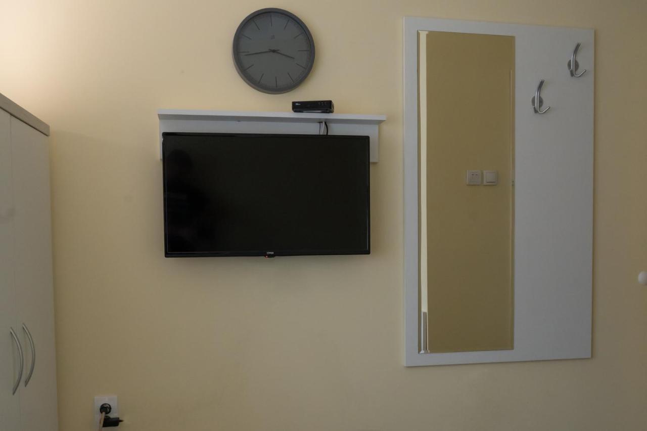 Studio Apartments Maksimovic Ni Exteriör bild