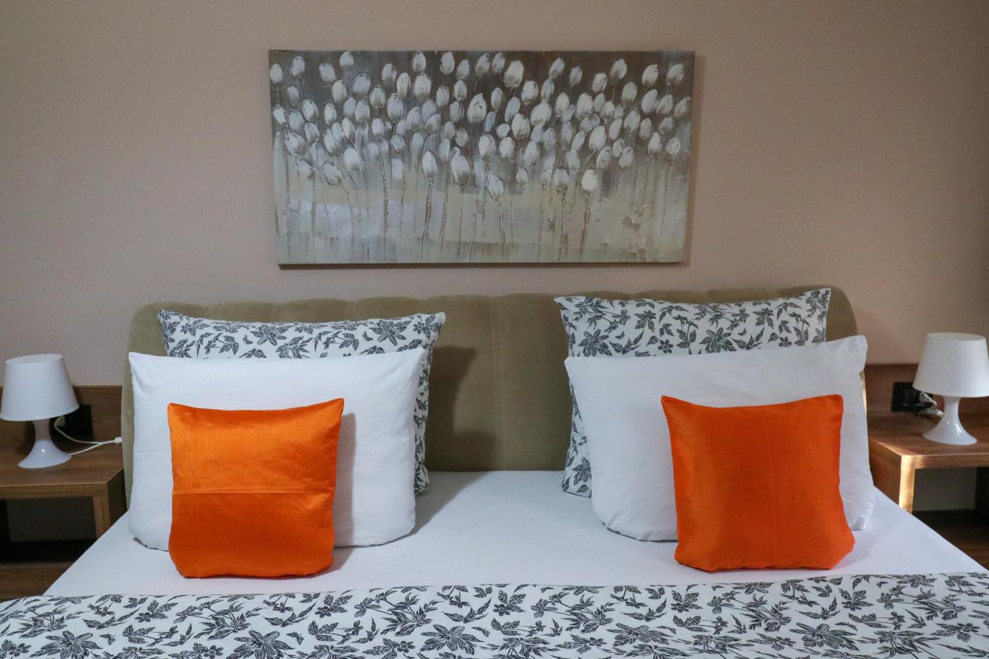 Studio Apartments Maksimovic Ni Exteriör bild