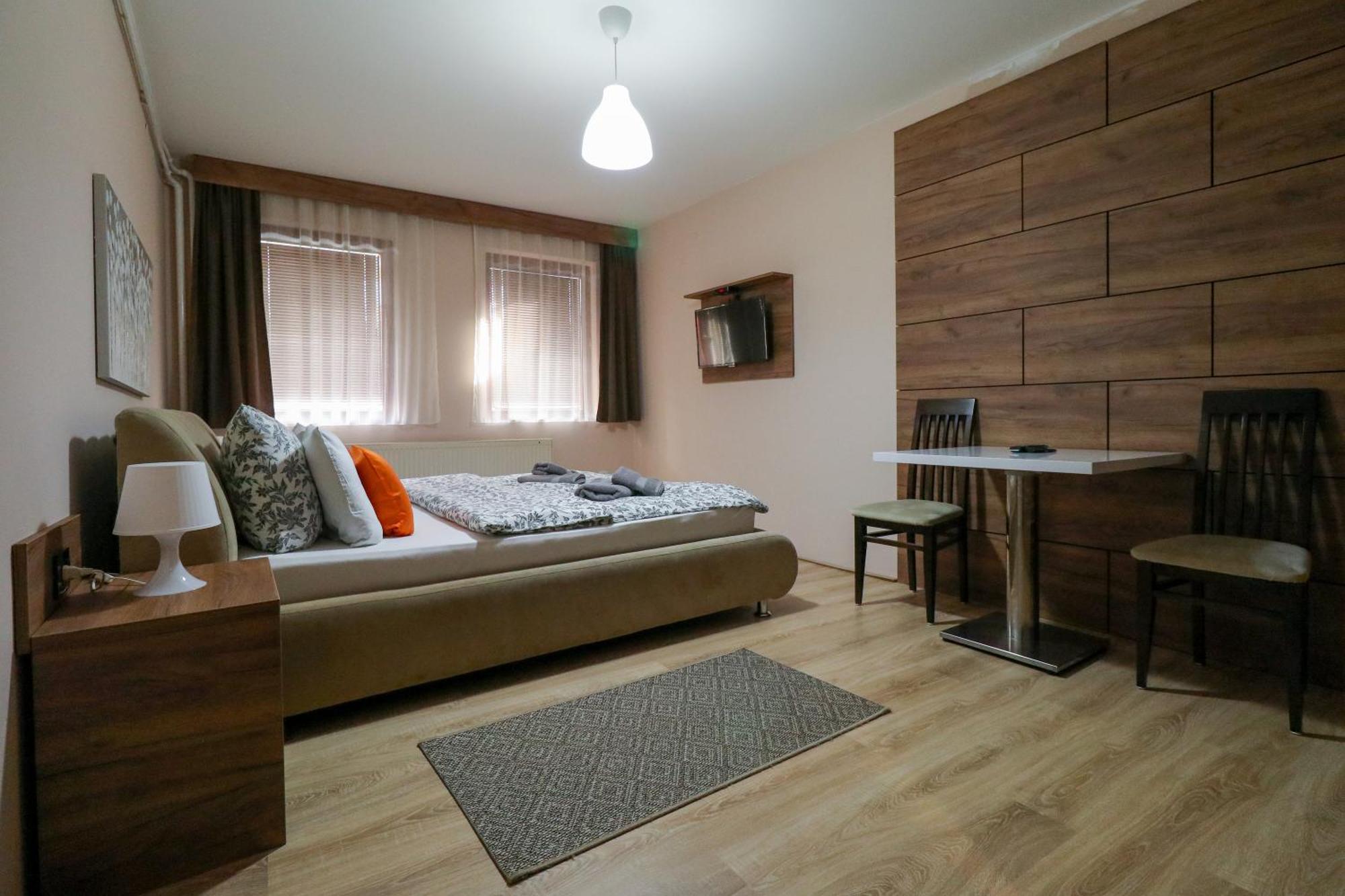 Studio Apartments Maksimovic Ni Exteriör bild