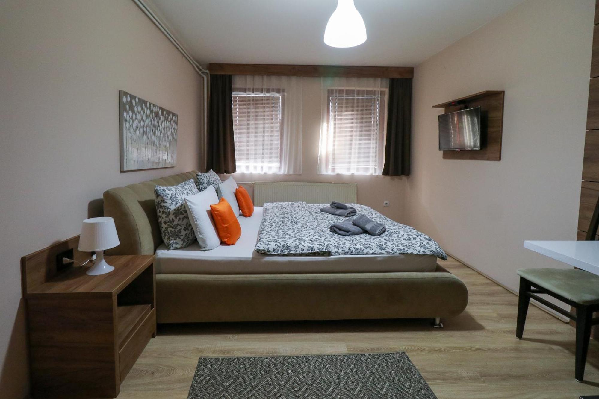 Studio Apartments Maksimovic Ni Exteriör bild