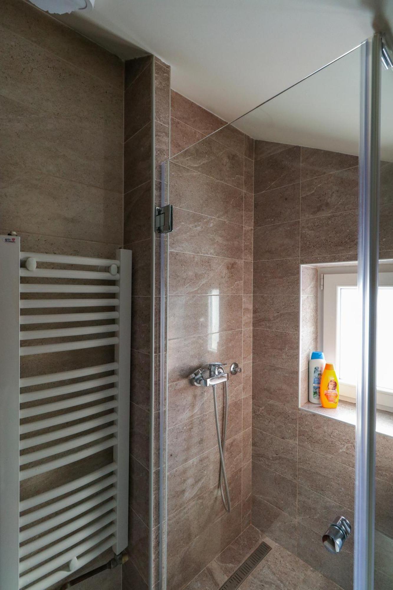 Studio Apartments Maksimovic Ni Exteriör bild