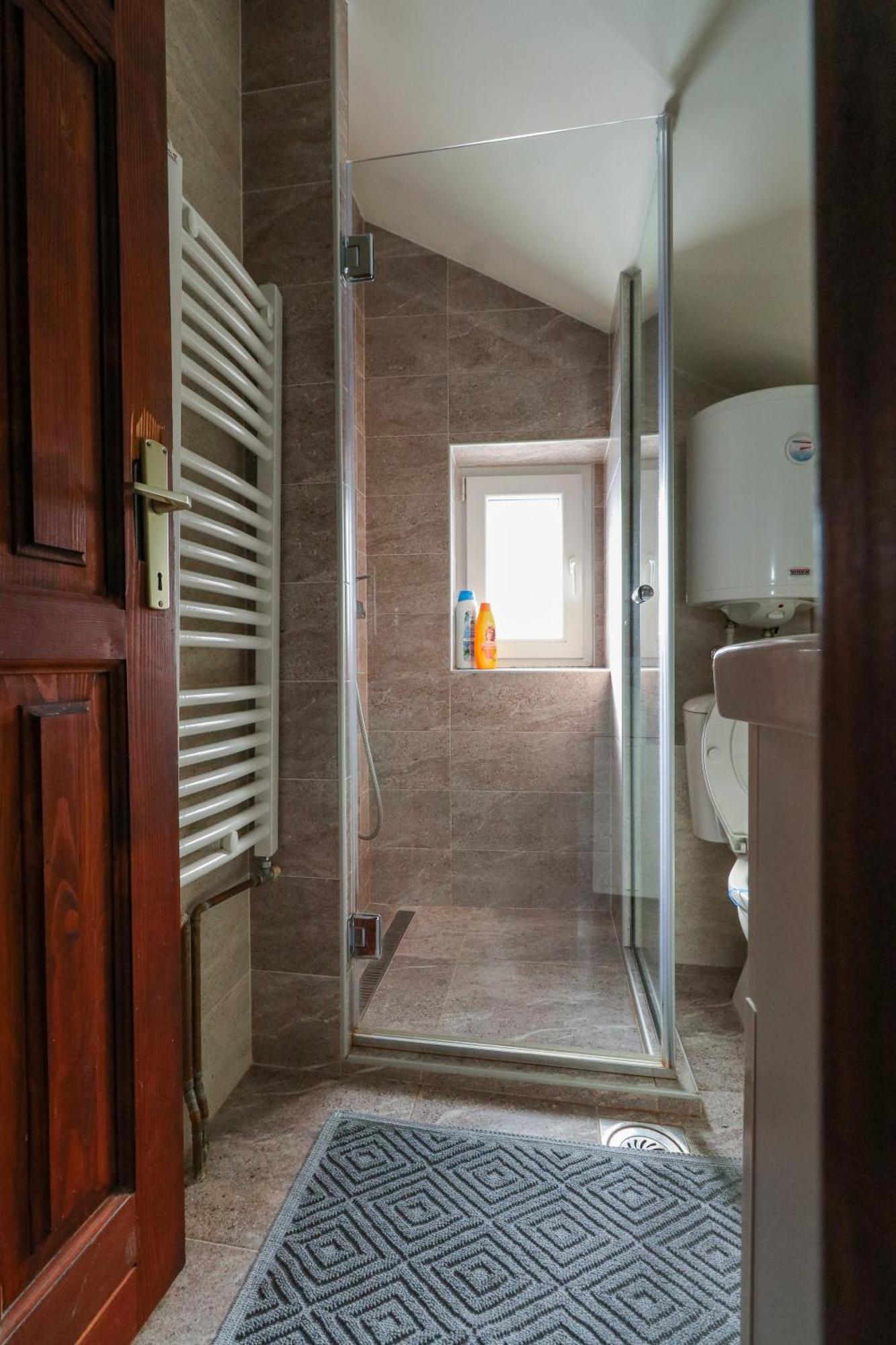 Studio Apartments Maksimovic Ni Exteriör bild
