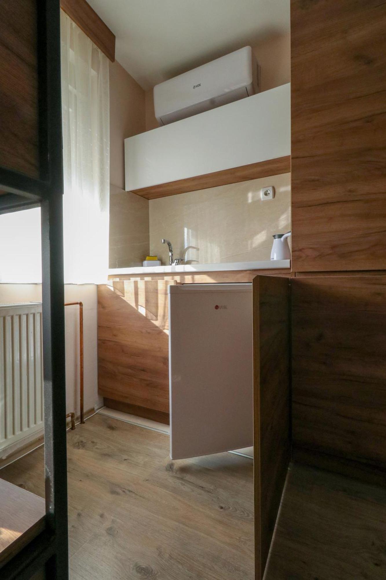 Studio Apartments Maksimovic Ni Exteriör bild